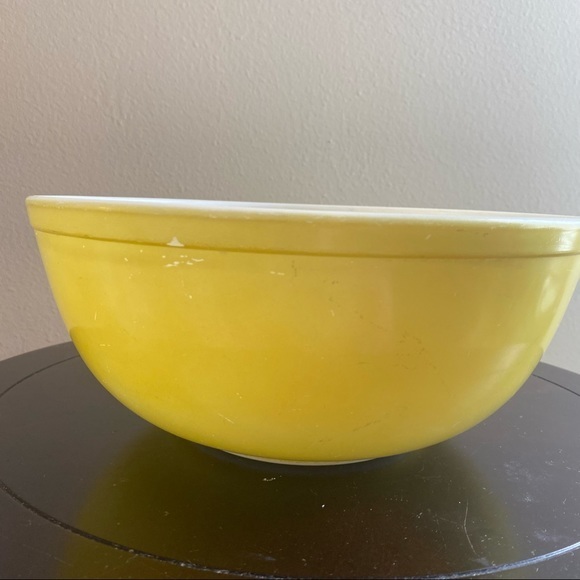 Pyrex Other - PYREX Vintage 404 Yellow 4 Quart Primary Mixing Bowl GUC